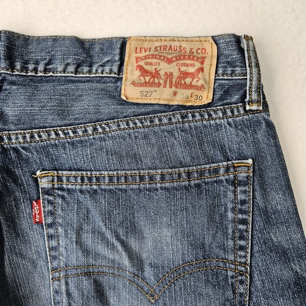 Levis levi 527